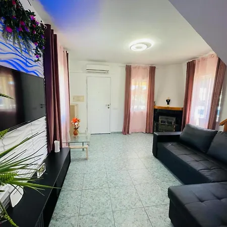 Privado Piscina A 5min De La Playa Y Centro Jacuzzi Barbacoa Wifi Aire *