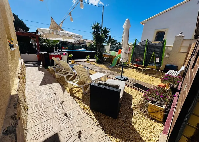 Dom wakacyjny Privado Piscina A 5min De La Playa Y Centro Jacuzzi Barbacoa Wifi Aire